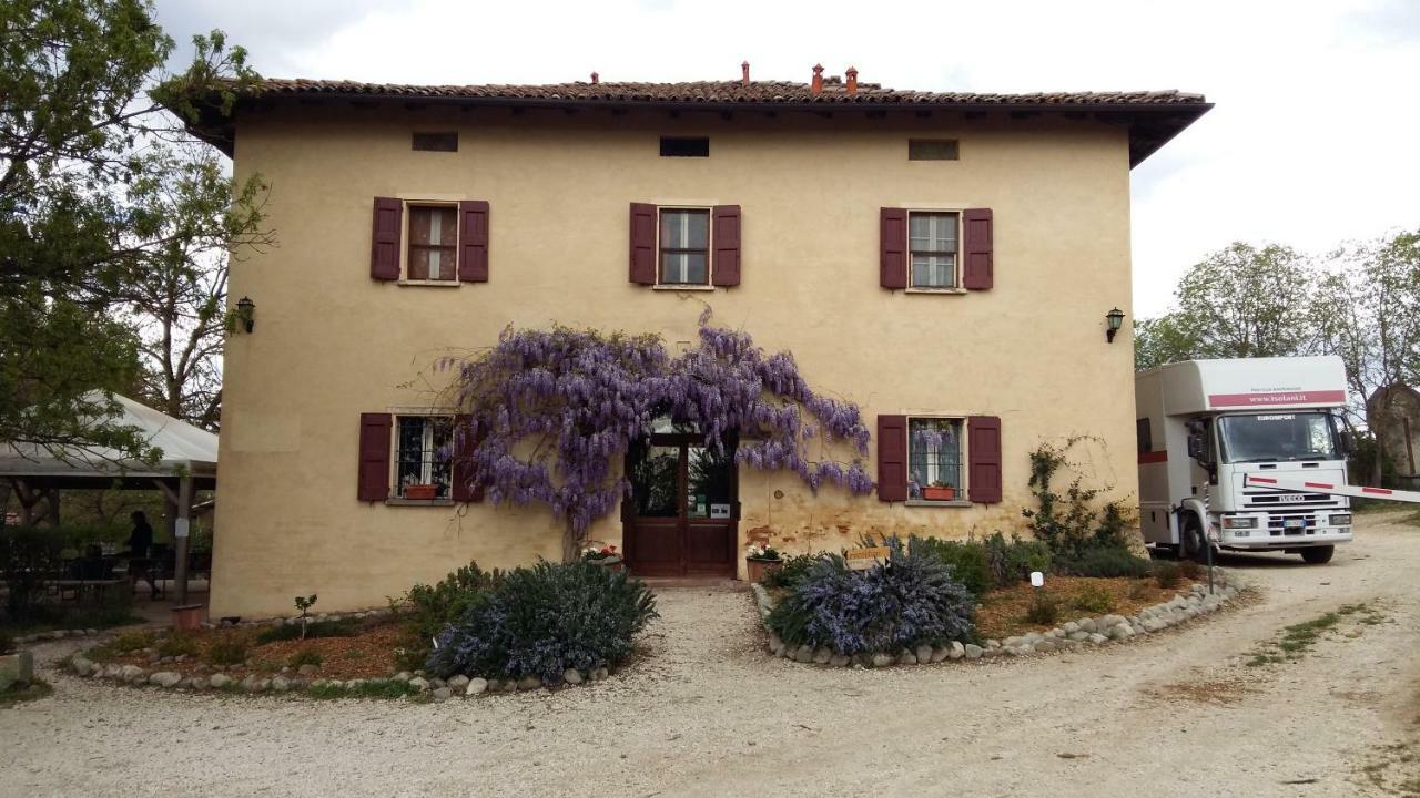 Monte San Pietro Agriturismo Montevecchio Isolani מראה חיצוני תמונה